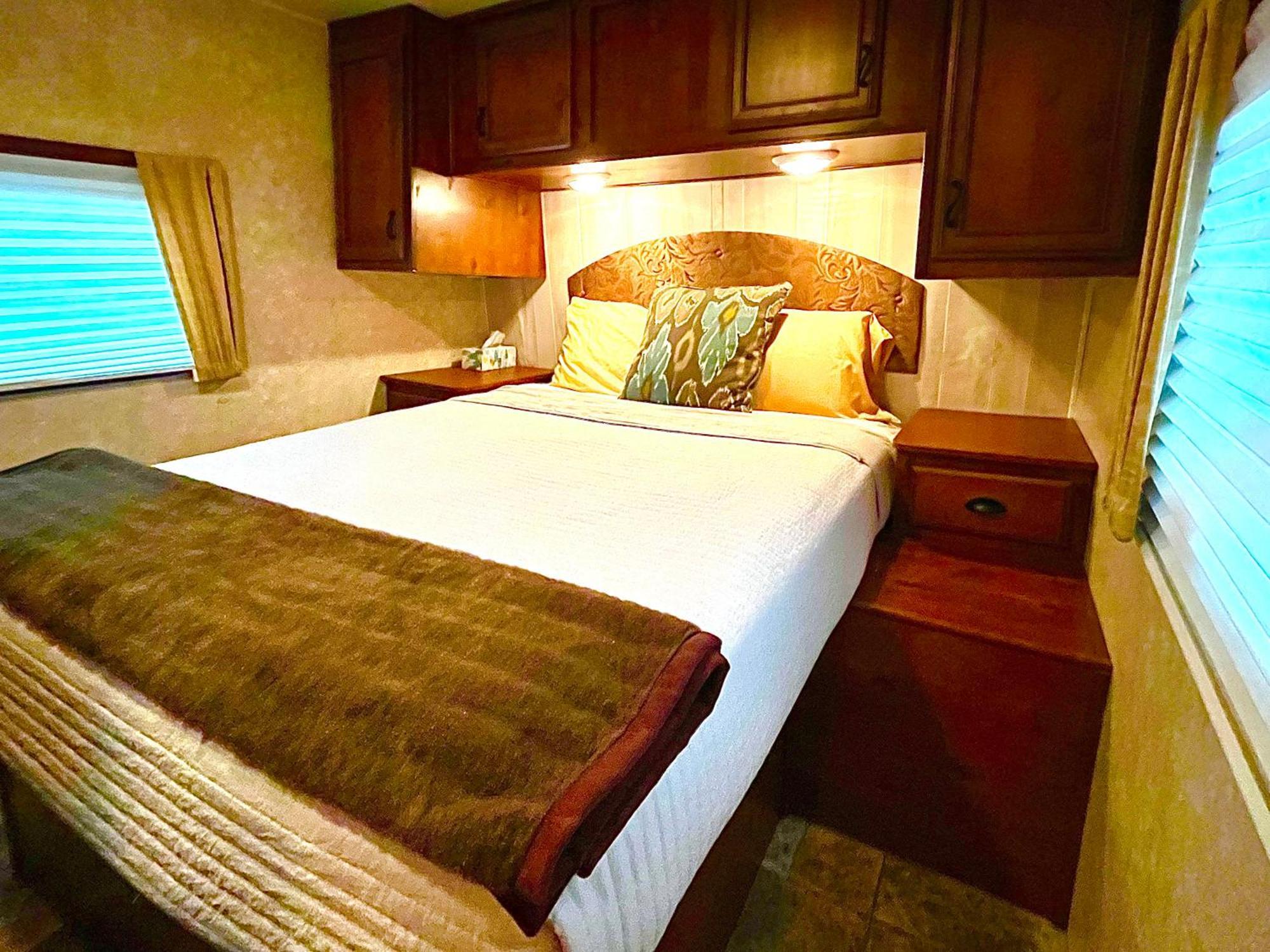 فندق The Alexander At Creek Road نازف سبرينغز المظهر الخارجي الصورة